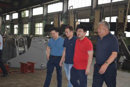 康總陪同三一智造梁冶華副總參觀考察20200718.jpg 康總陪同三一智造梁冶華副總參觀考察20200718.jpg