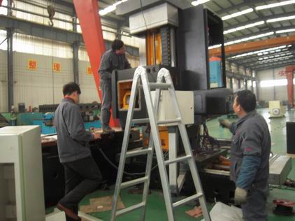 山東宏康機床安裝調試現場.jpg 山東宏康機床安裝調試現場.jpg